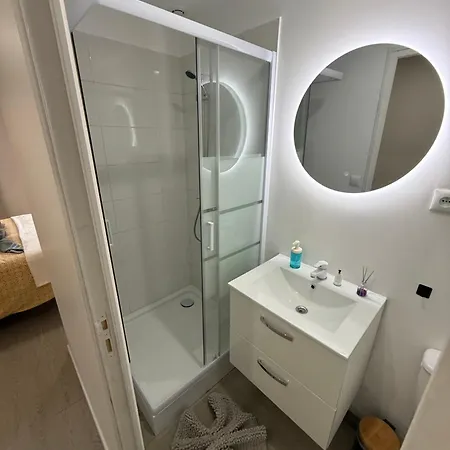 Confort Paris & Orly Lägenhet *